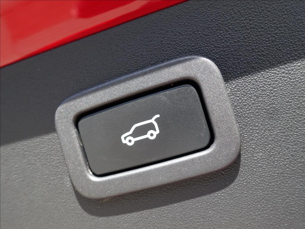 Jaguar E-Pace 2,0 R-Dynamic First EDT,1Maj