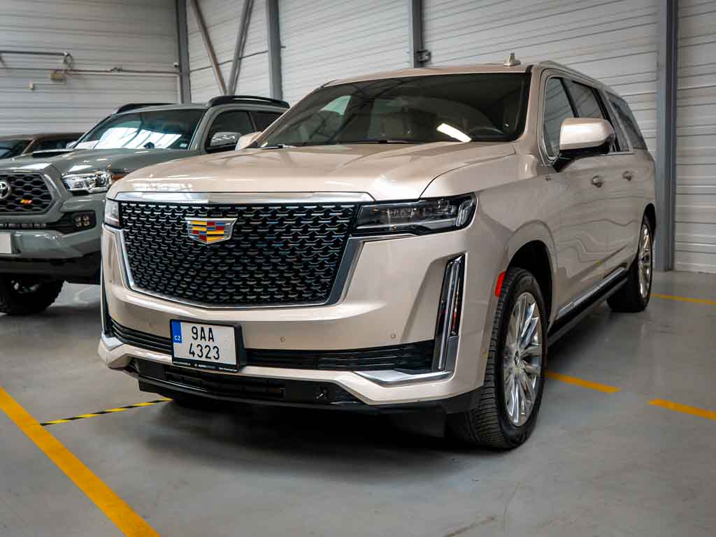 Cadillac Escalade 6.2 ESV Premium Luxury AKG