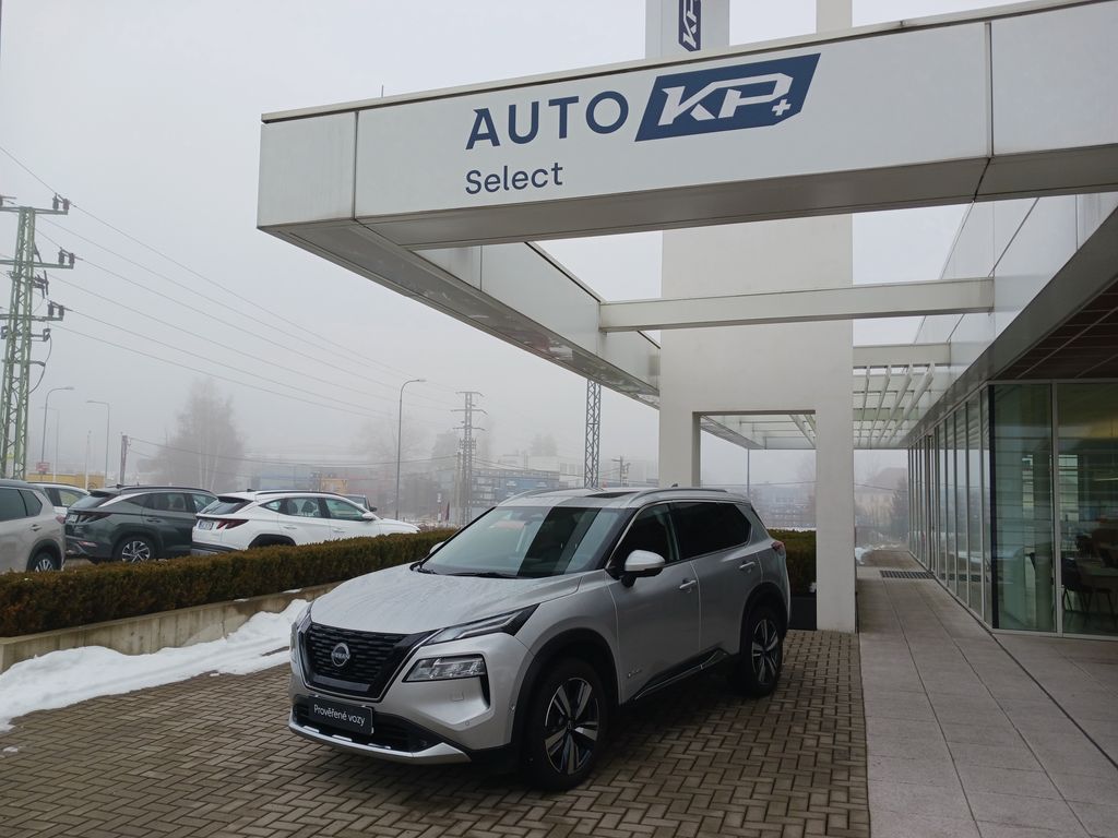 Nissan Ostatn e-Power 213k e-4orce 4x4 Tekna