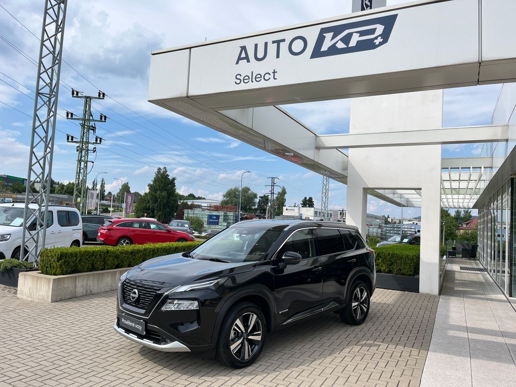 Nissan Ostatn e-Power 213k e-4orce 4x4 Tekna