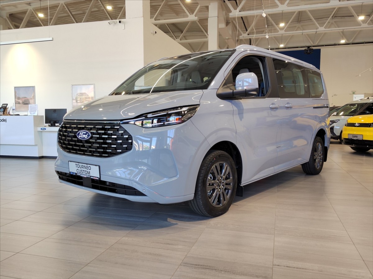 Ford Tourneo Custom 2,5 Duratec 171 W/232 kon, eCVT automat  Titanium L1