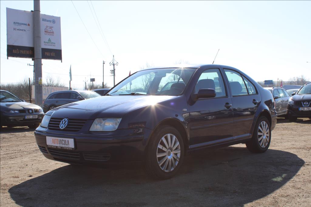 Volkswagen Bora 1,6 i  1.maj.,R,STK 2/2027