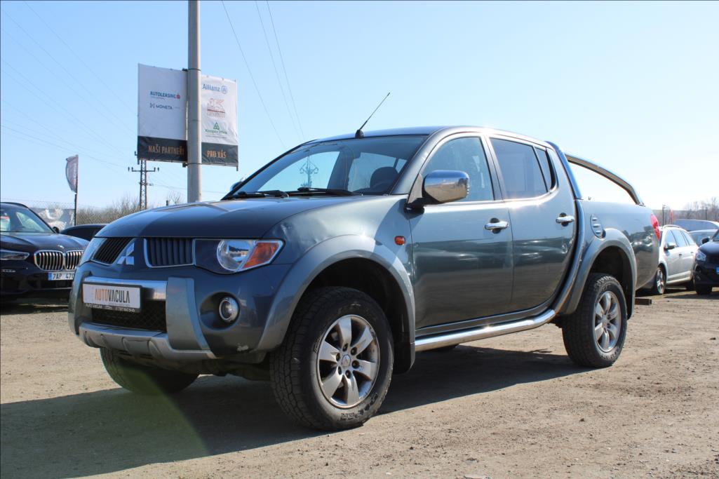 Mitsubishi L200 2,5 DI-D DoubleCab  4 x 4