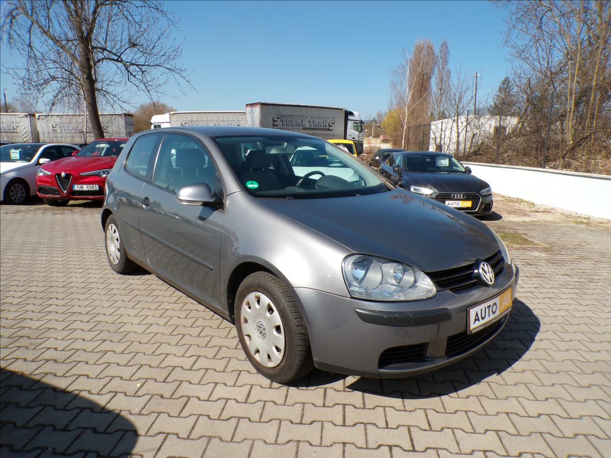 Volkswagen Golf 1,6 FSI  AUTOMAT