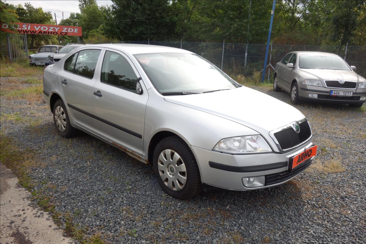 koda Octavia 1,6 i 75KW, R, SERVIS. KNIHA.