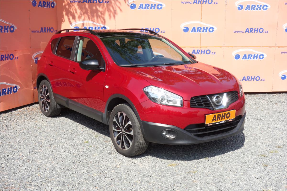 Nissan Qashqai 1,6 i, R, 1 MAJ., PANORAMA.