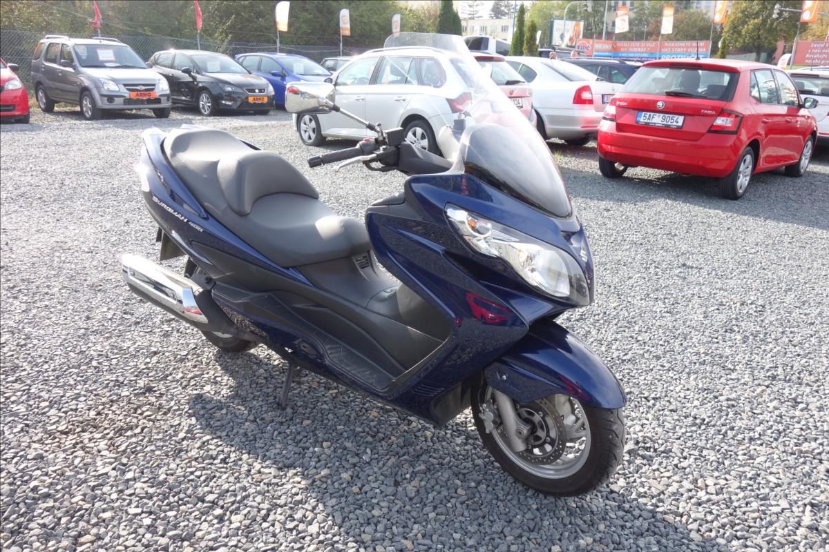 Suzuki  Burgman 400, R, 1 MAJITEL.