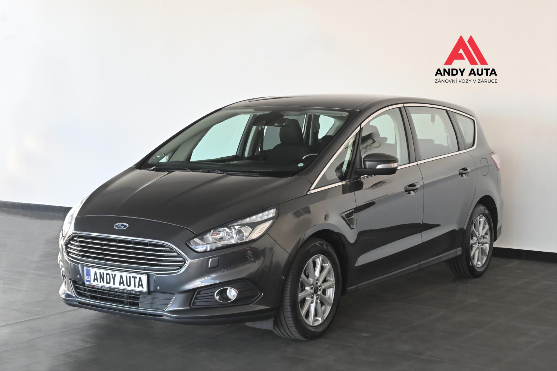 Ford S-MAX 2,0 TDCi 132 kW AT/6*7/Mst*Titanium Zruka a 5 let