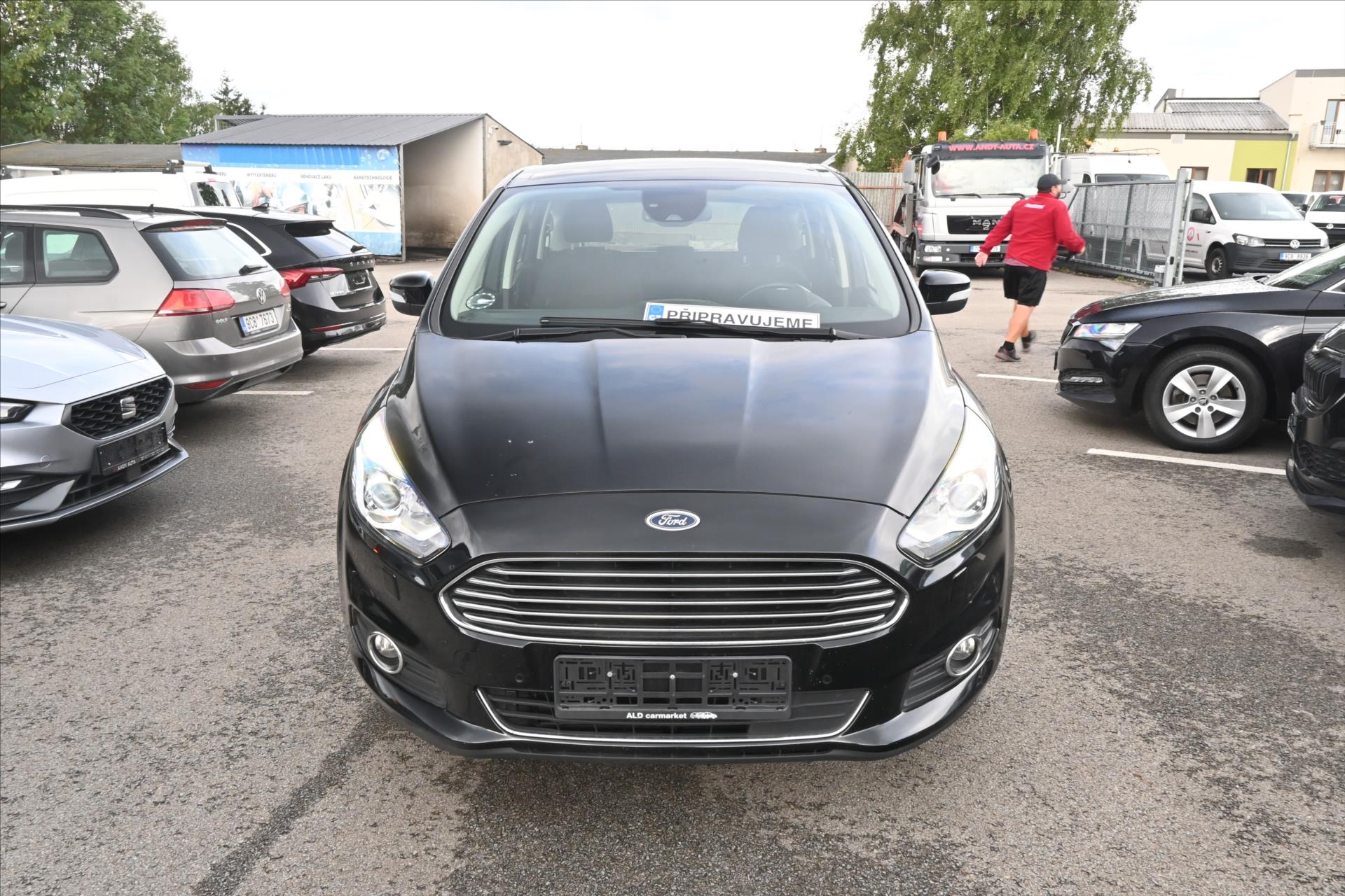 Ford S-MAX 2,0 EcoBlue 110kW AT8 VZ PIPRAVUJEME K PRODEJI