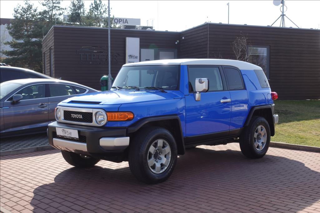Toyota FJ 4,0 VVTi V6  Lux