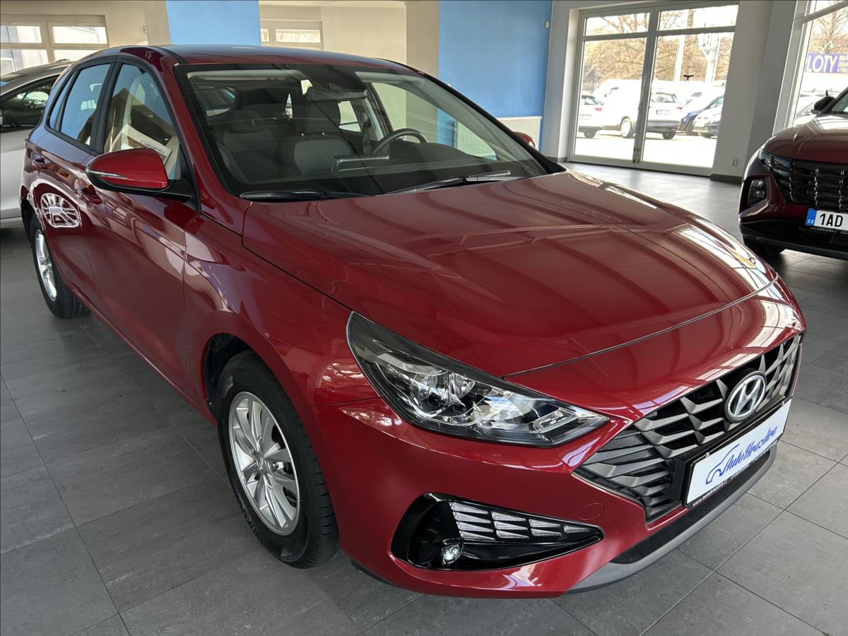 Hyundai i30 1,5   R,1.MAJ,ZRUKA,COMFORT