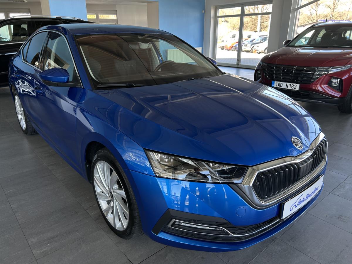 koda Octavia 2,0   TDI,DSG,ZRUKA,R,STYLE+