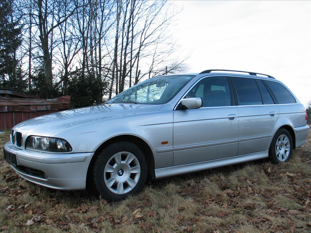 BMW ada 5 2,2 i V6 E39  520i TOURING,