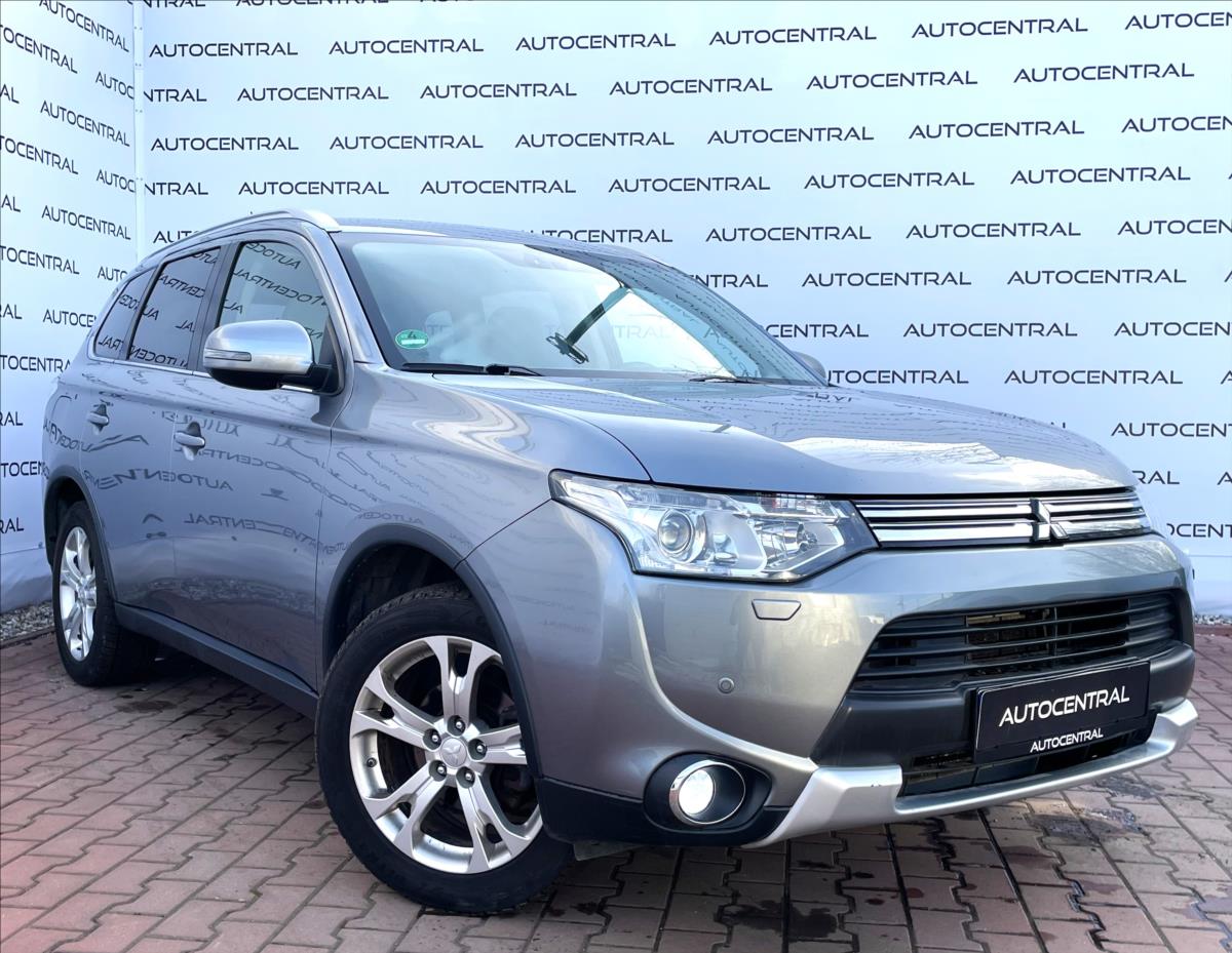 Mitsubishi Outlander 2,0 PHEV,149kW,4x4,STK 4/26