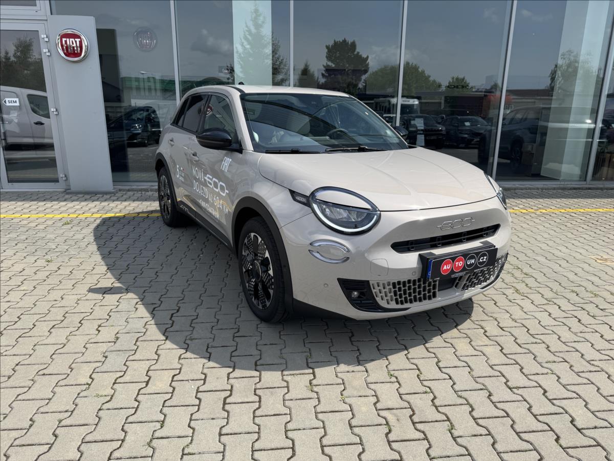 Fiat 600 156k BEV 54kWh  e La Prima