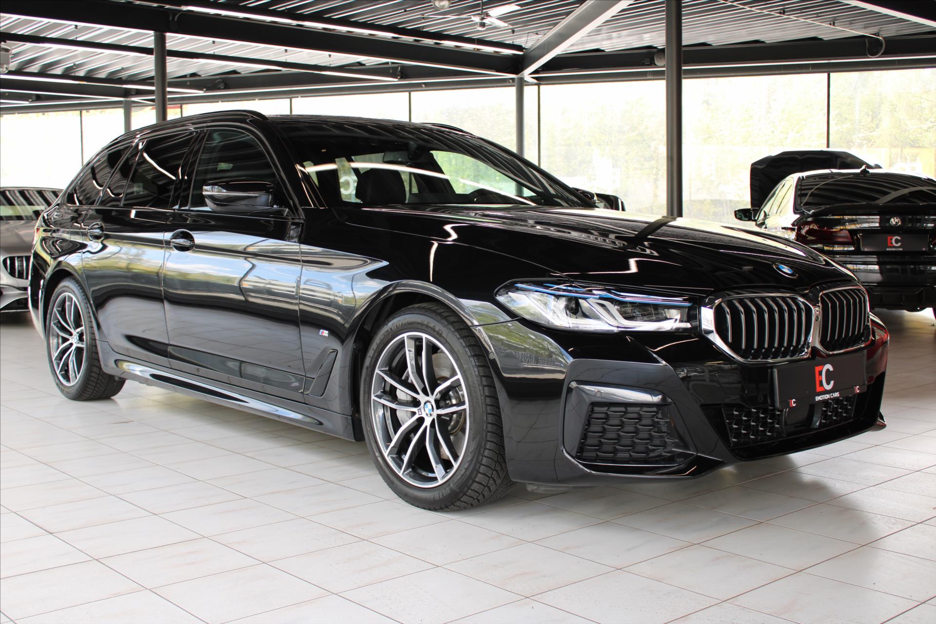 BMW ada 5 530d Touring xDrive M Sport / LASER