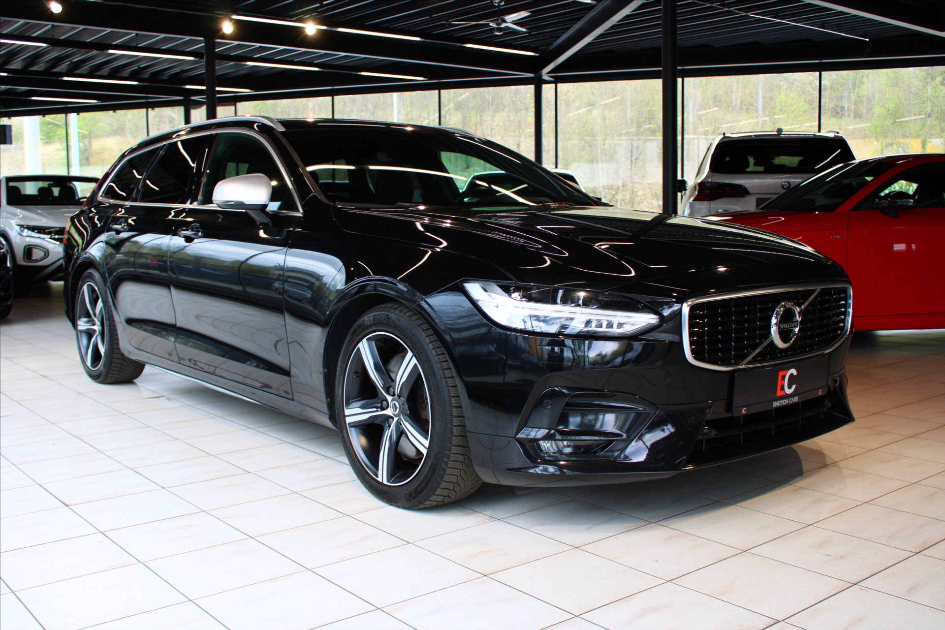 Volvo V90 D5 AWD R-Design PilotA / HarKar / Tan