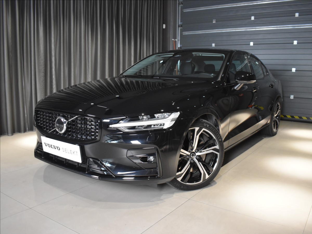 Volvo S60 2,0 B5 AWD Ultimate Dark B&W