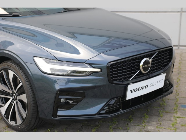 Volvo V60 B4 PLUS Harman/Kardon, zruka