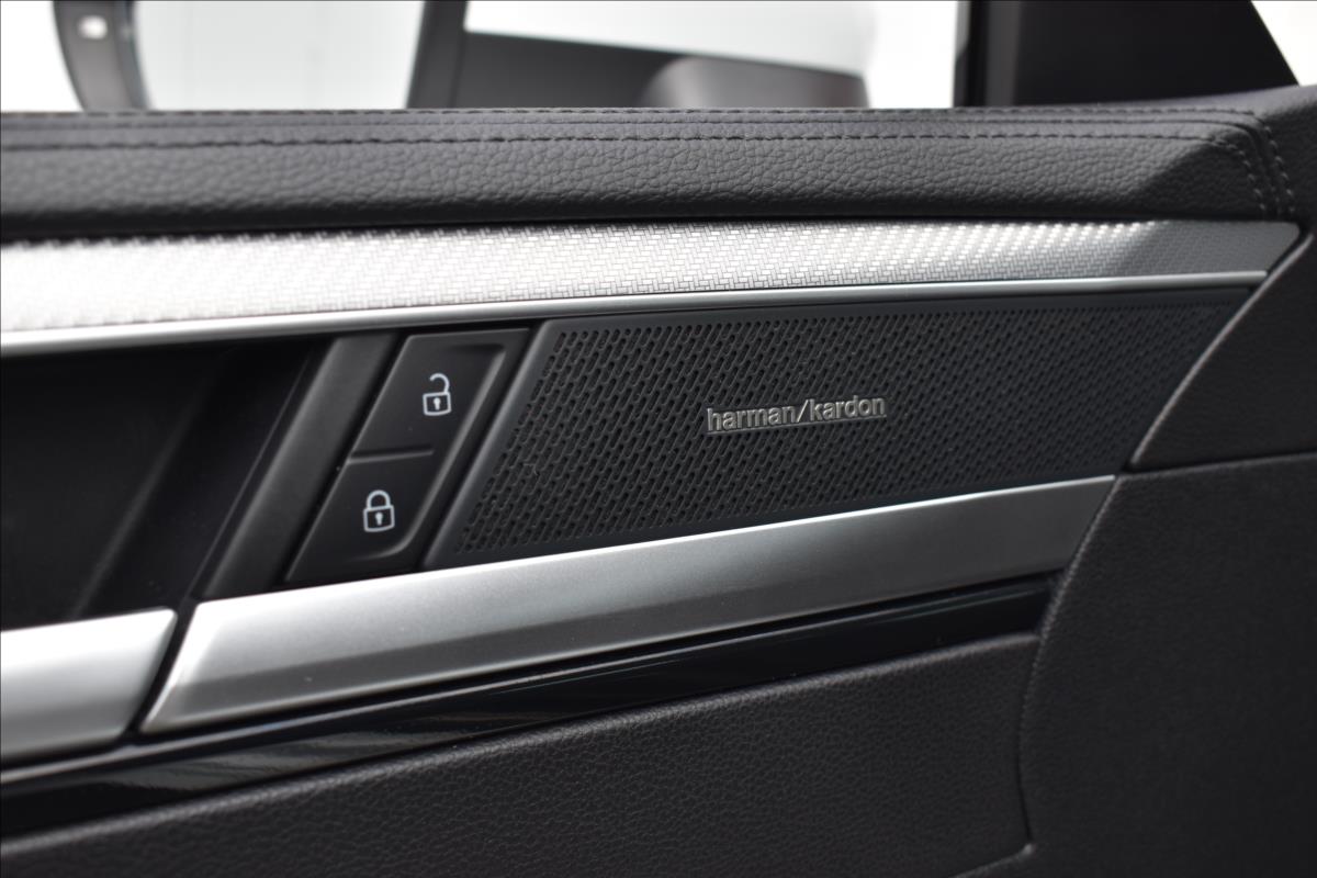 Volkswagen Arteon Shooting Brake 2,0 TDi  DSG R-Line Virtual LED ACC - 20
