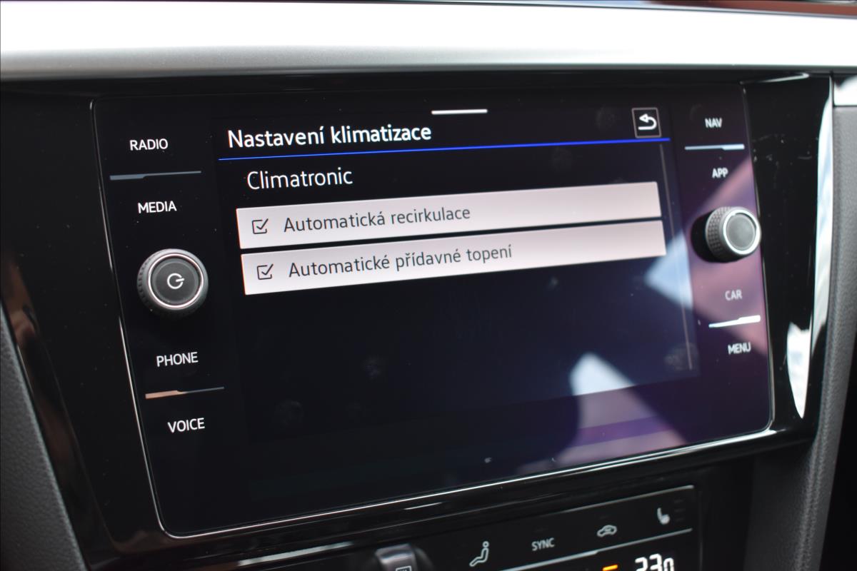 Volkswagen Arteon Shooting Brake 2,0 TDi  DSG R-Line Virtual LED ACC - 45