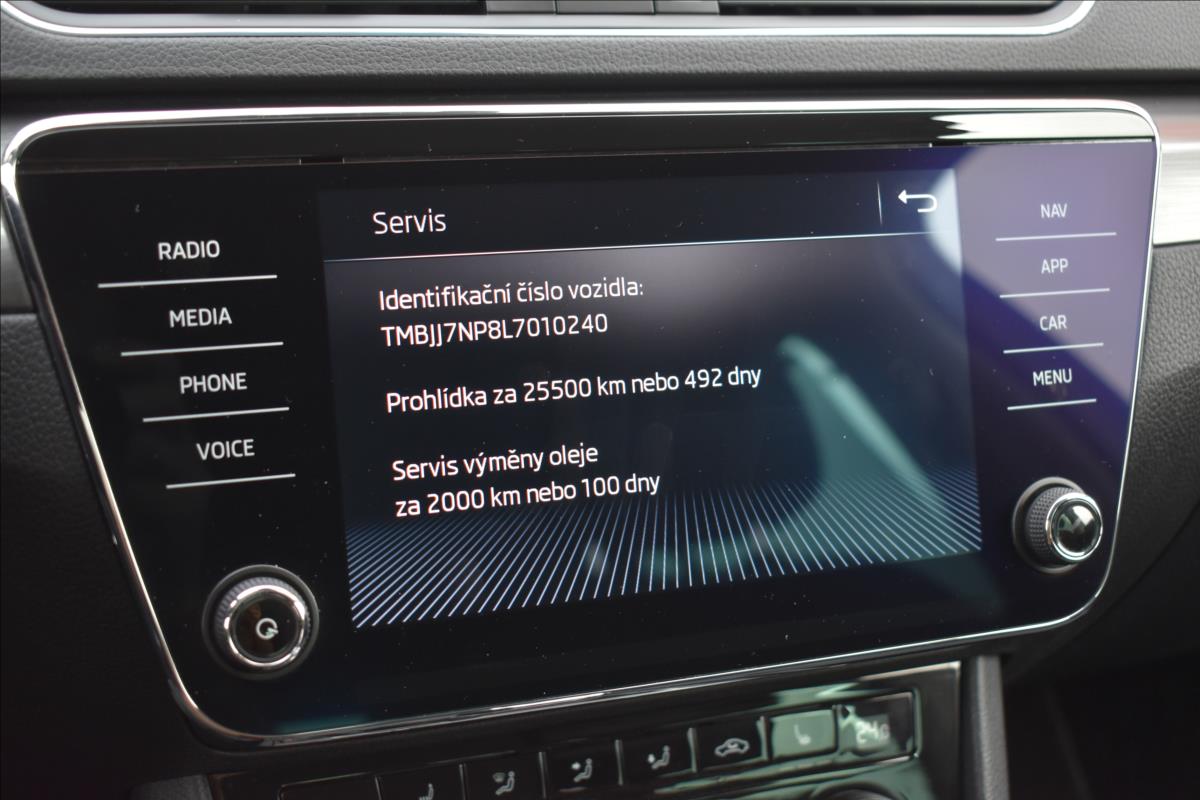 Škoda Superb 2,0 TDi  DSG Premium Edition Virtual - 41