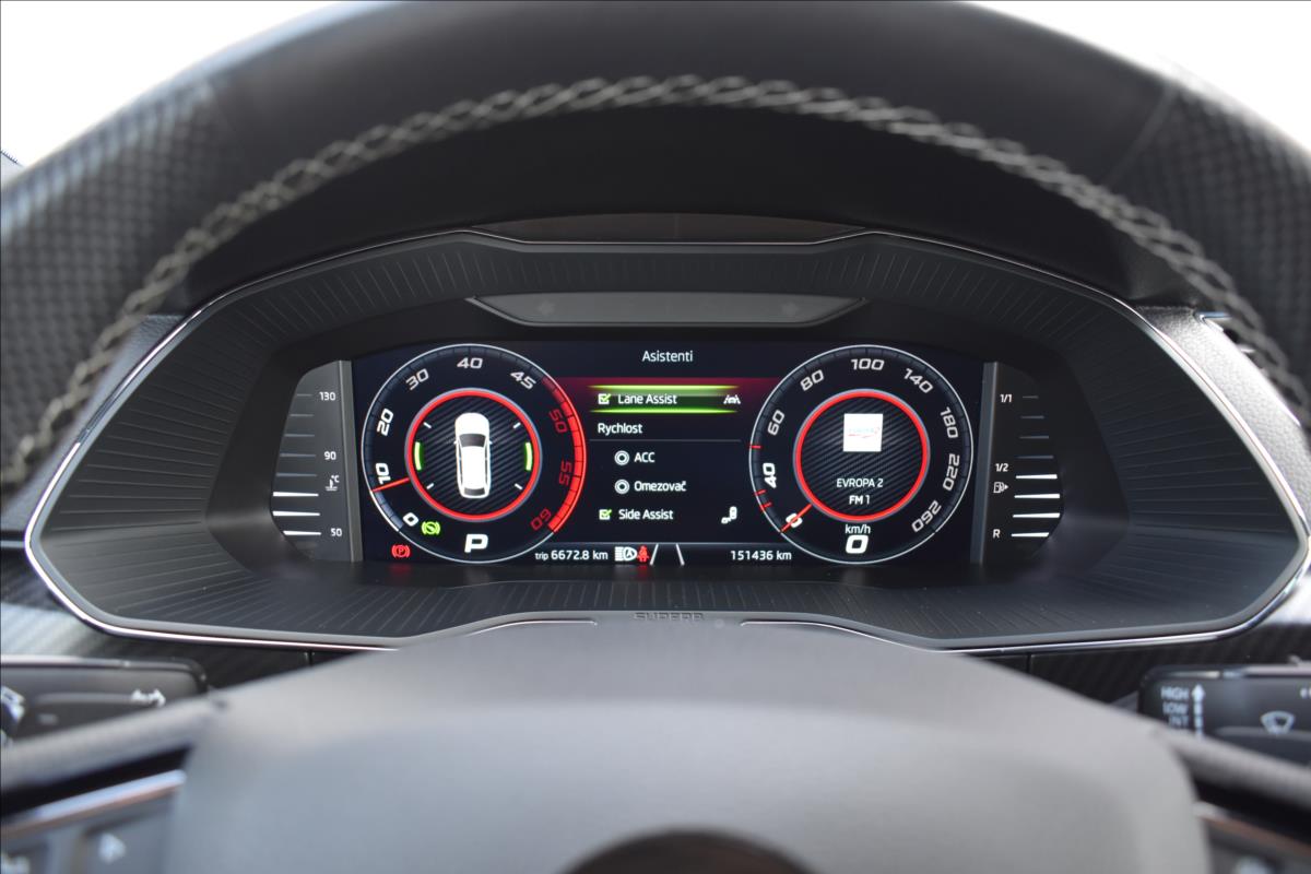 Škoda Superb 2,0 TDi  DSG Sportline Virtual Assist - 22