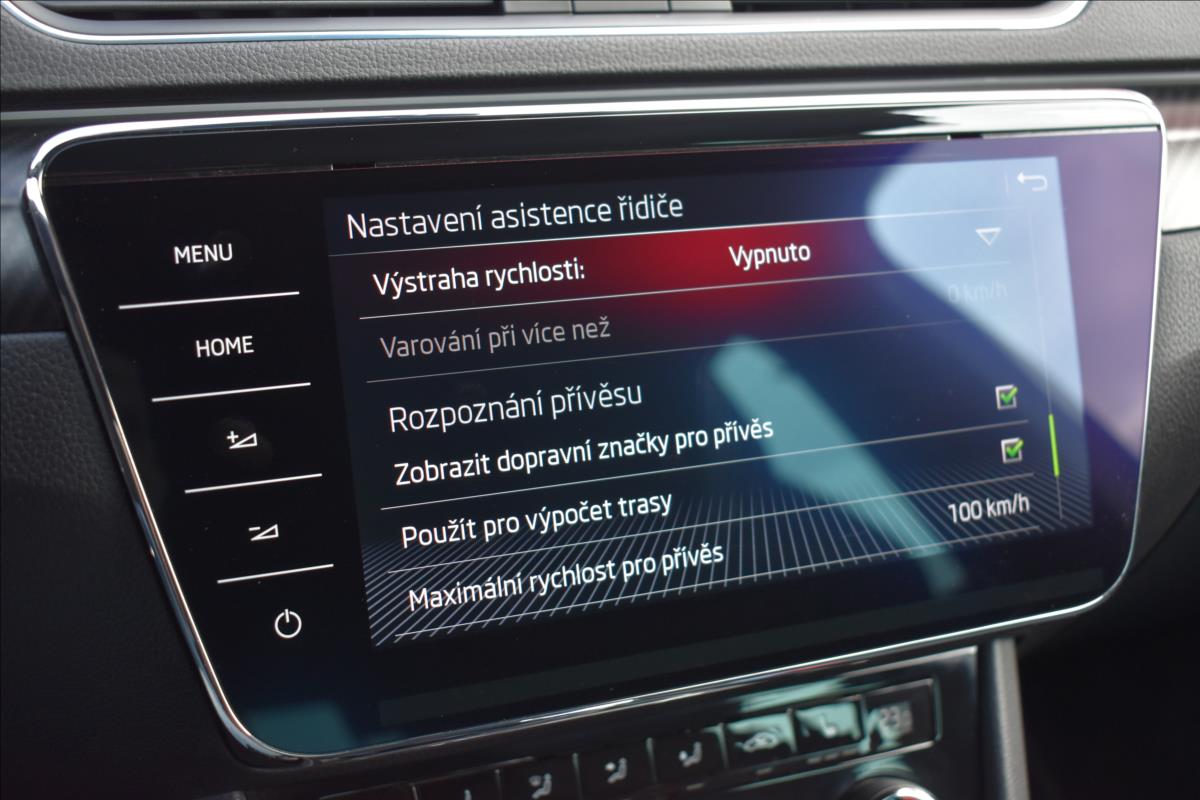 Škoda Superb 2,0 TDi  DSG Sportline Virtual Assist - 35