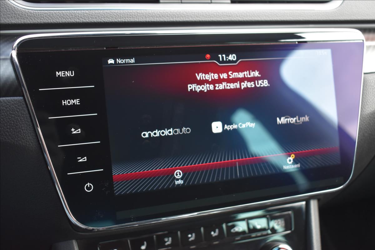 Škoda Superb 2,0 TDi  DSG Sportline Virtual Assist - 39