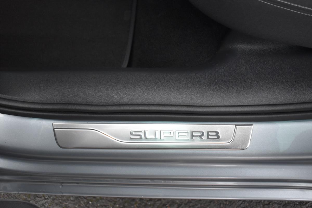 Škoda Superb 2,0 TDi  DSG Style Virtual LED Matrix - 14