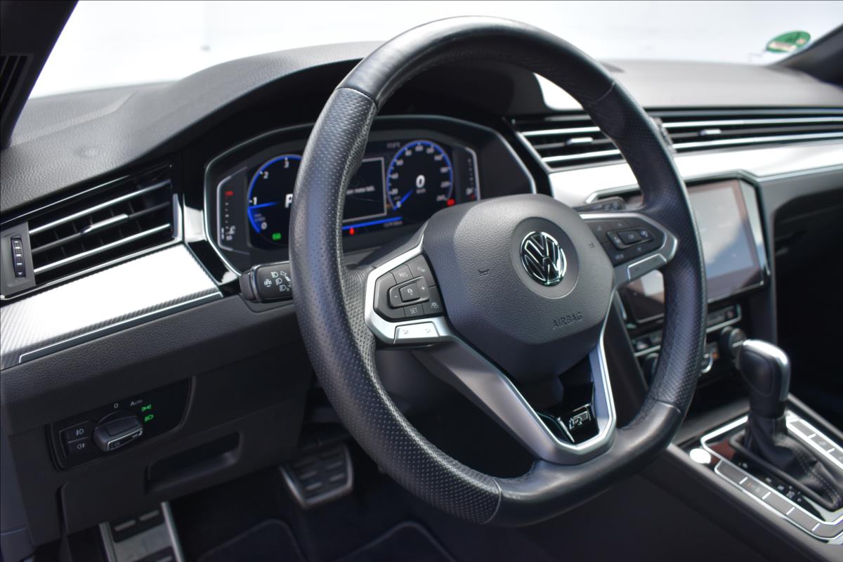 Volkswagen Passat 2,0 TDi  DSG R-Line LED Assist Virtual - 23