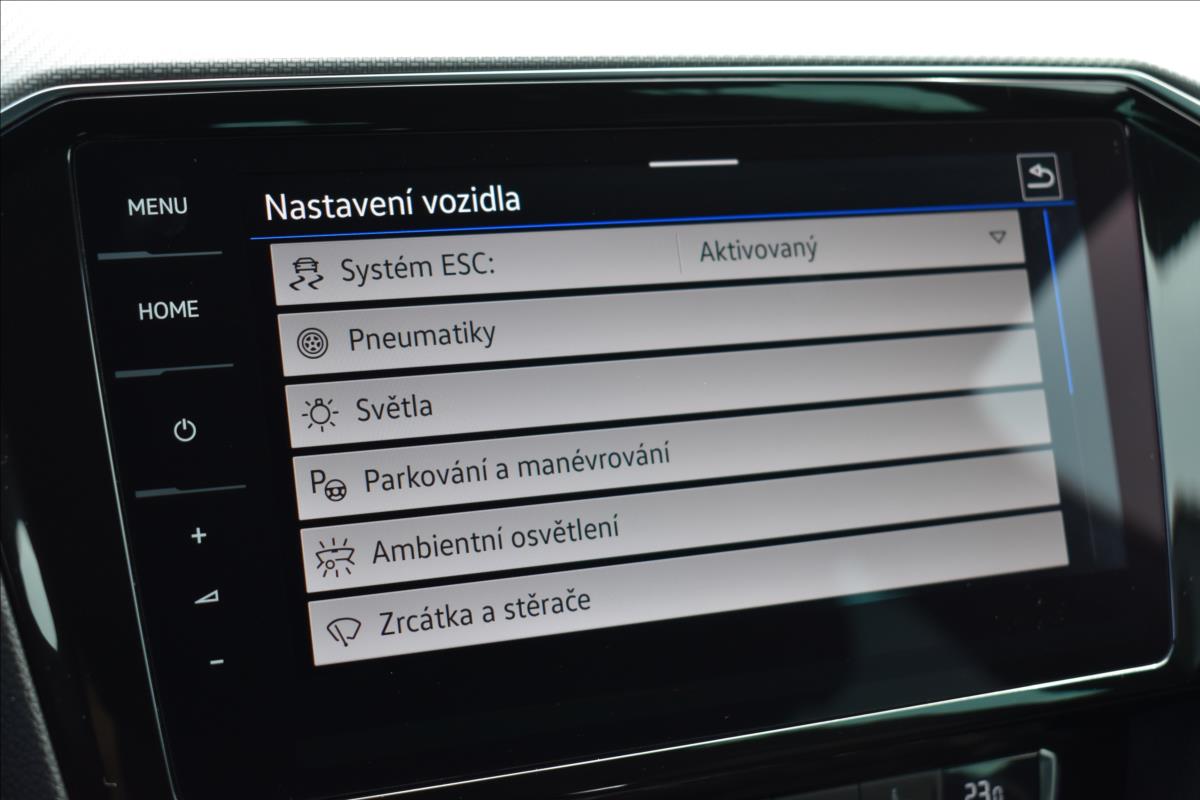 Volkswagen Passat 2,0 TDi  DSG R-Line LED Assist Virtual - 36