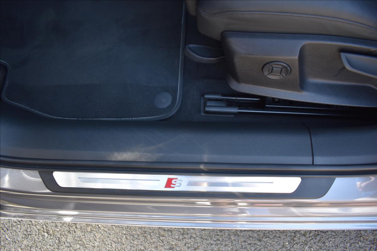 Audi A6 3,0 TDi  Quattro S-Line HD LED Assist - 21
