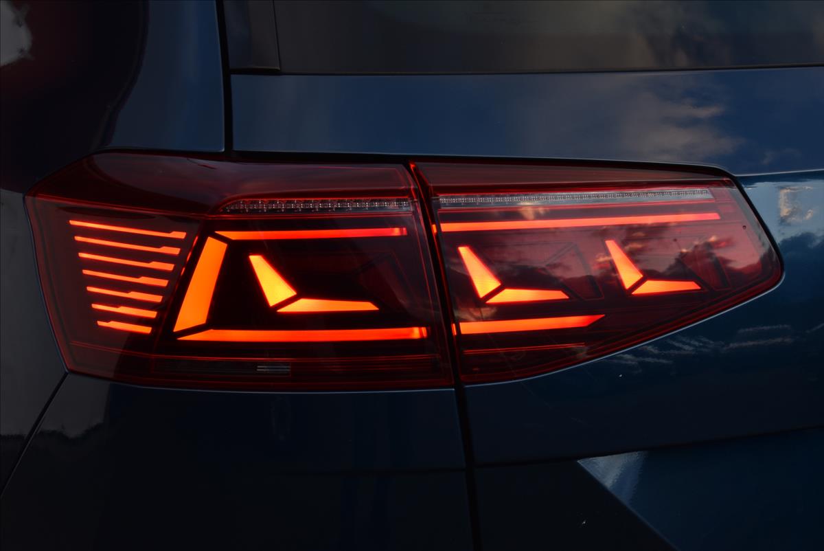 Volkswagen Passat 2,0 TSi  DSG 4x4 Alltrack LED Matrix - 9