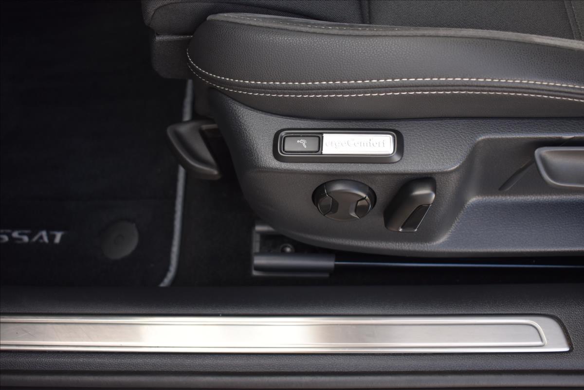 Volkswagen Passat 2,0 TSi  DSG 4x4 Alltrack LED Matrix - 23