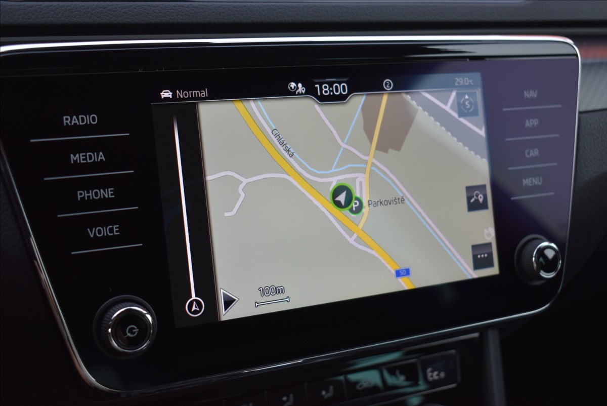 Škoda Superb 1,4 TSi  iV Sportline Virtual LED ACC - 46