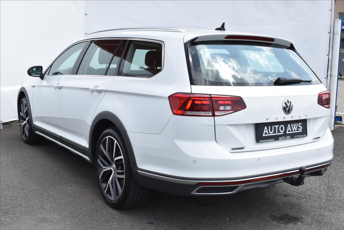Volkswagen Passat 2,0 BiTDi  DSG 4x4 Alltrack LED Virtual - 9
