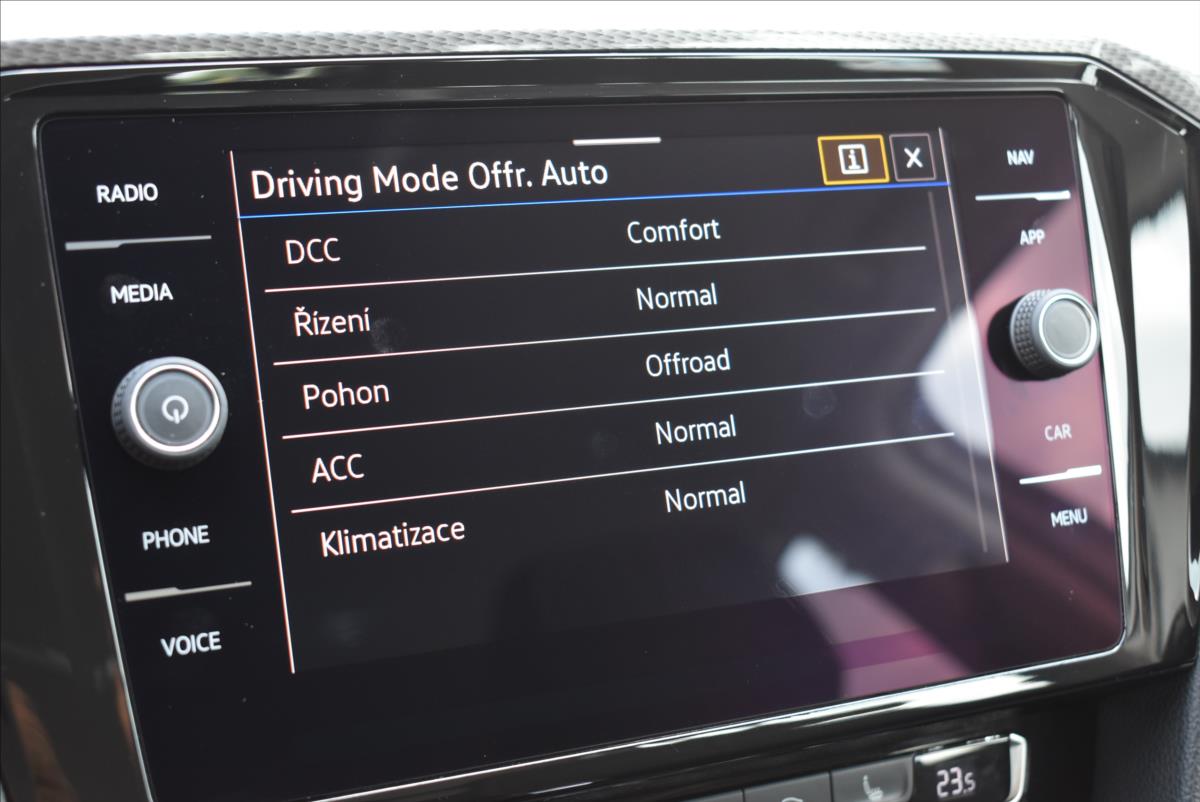 Volkswagen Passat 2,0 BiTDi  DSG 4x4 Alltrack LED Virtual - 36