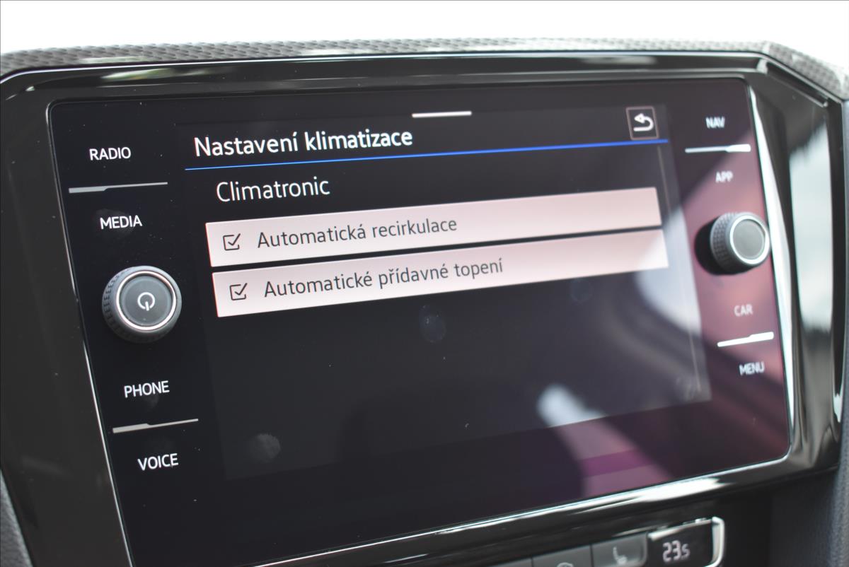 Volkswagen Passat 2,0 BiTDi  DSG 4x4 Alltrack LED Virtual - 41