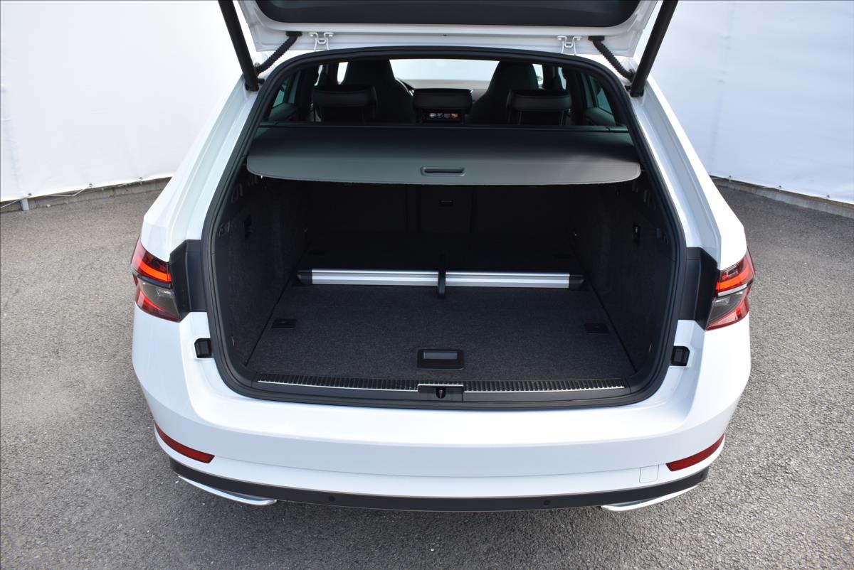 Škoda Superb 2,0 TDi  DSG Sportline Virtual PDC - 10