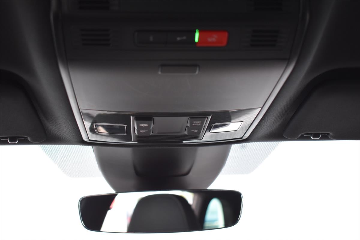 Škoda Superb 2,0 TDi  DSG Sportline Virtual PDC - 18