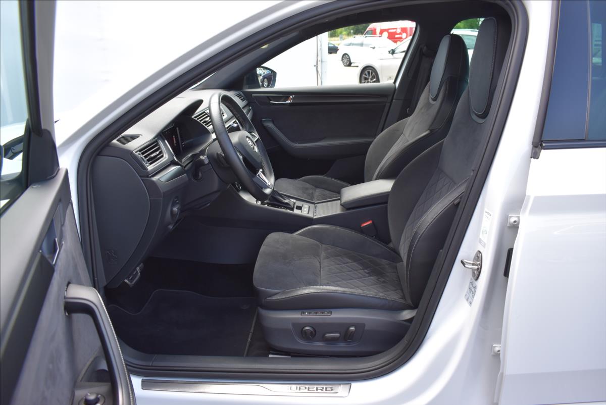 Škoda Superb 2,0 TDi  DSG Sportline Virtual PDC - 23