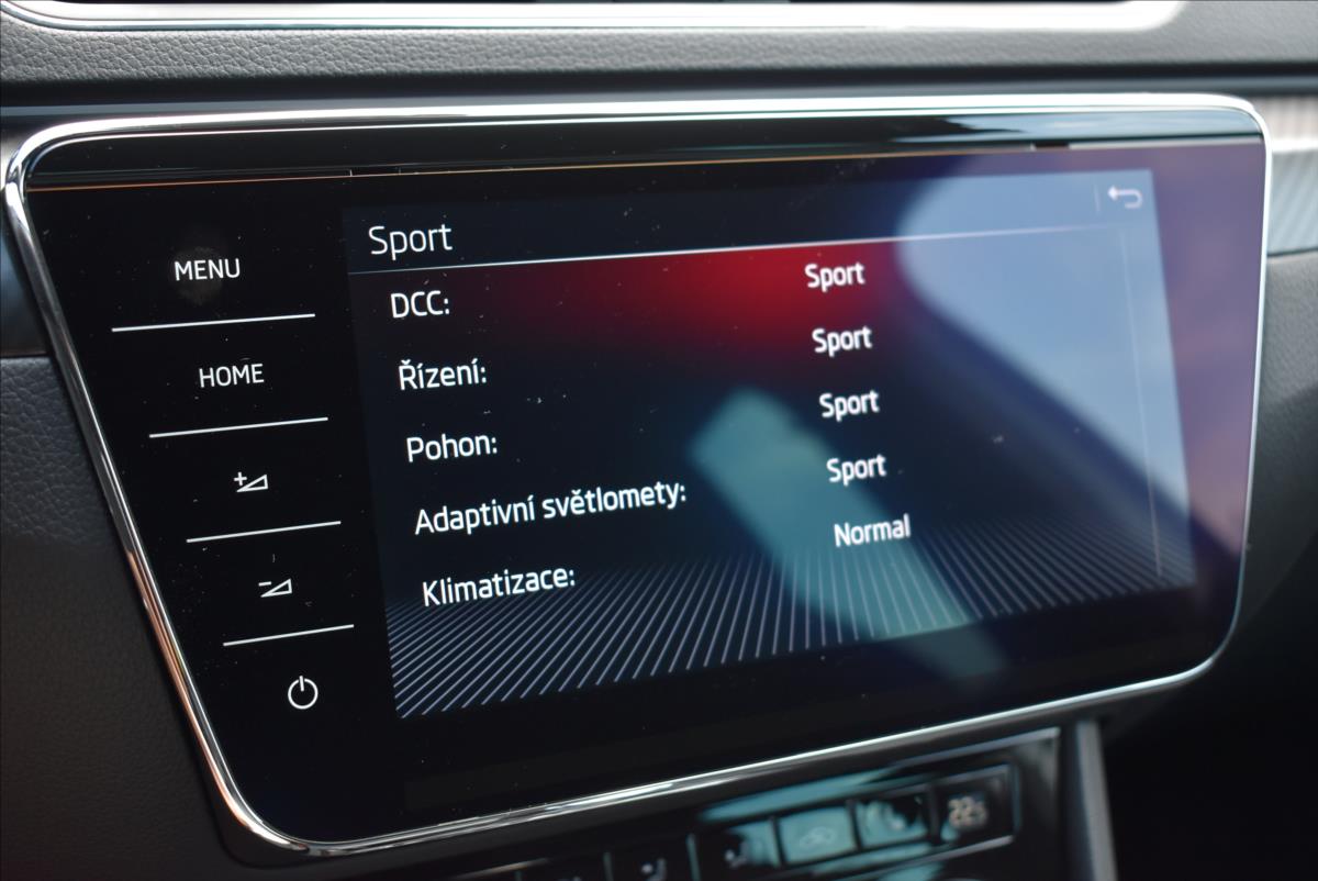 Škoda Superb 2,0 TDi  DSG Sportline Virtual PDC - 30