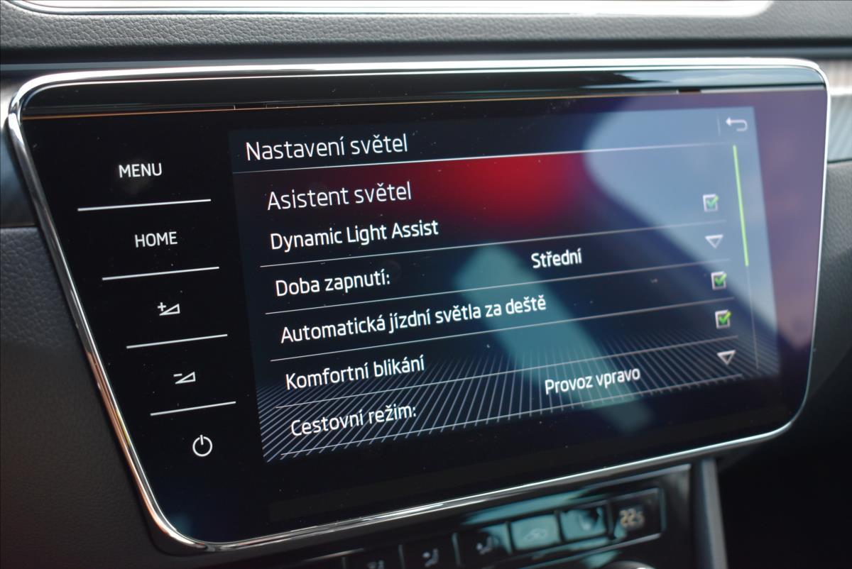 Škoda Superb 2,0 TDi  DSG Sportline Virtual PDC - 34