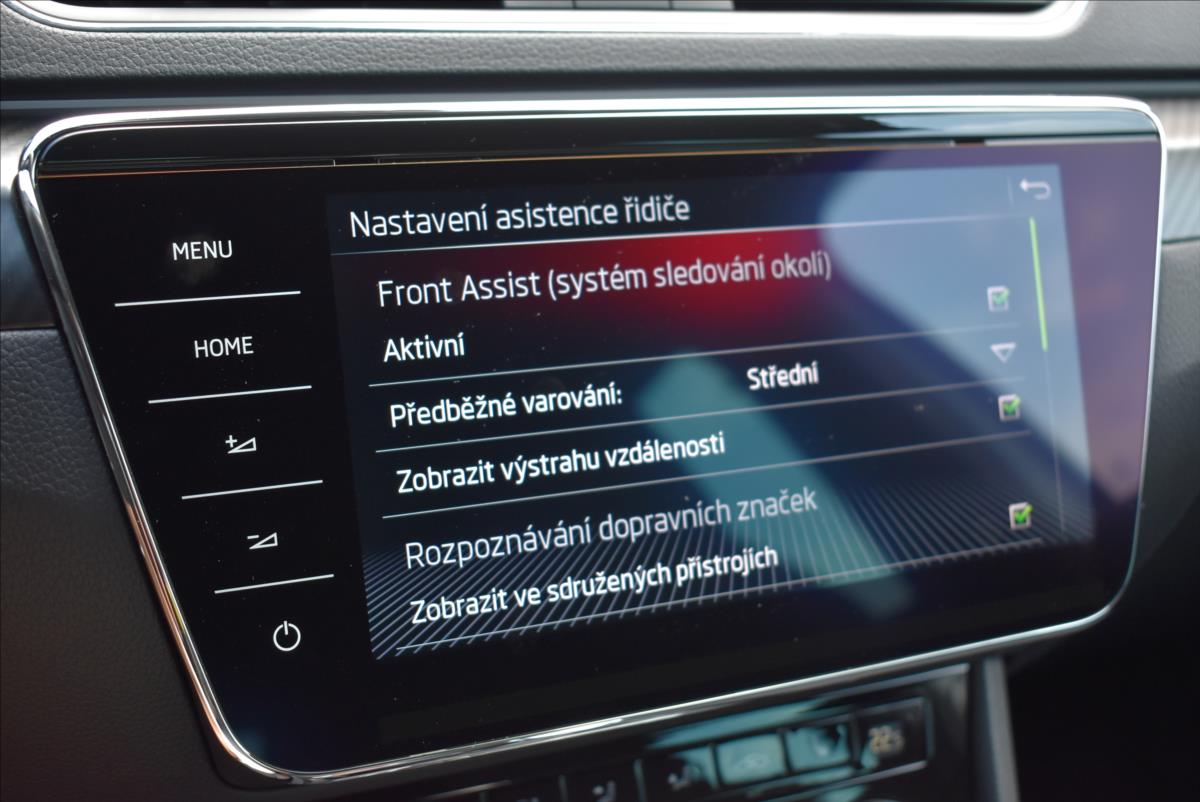 Škoda Superb 2,0 TDi  DSG Sportline Virtual PDC - 35