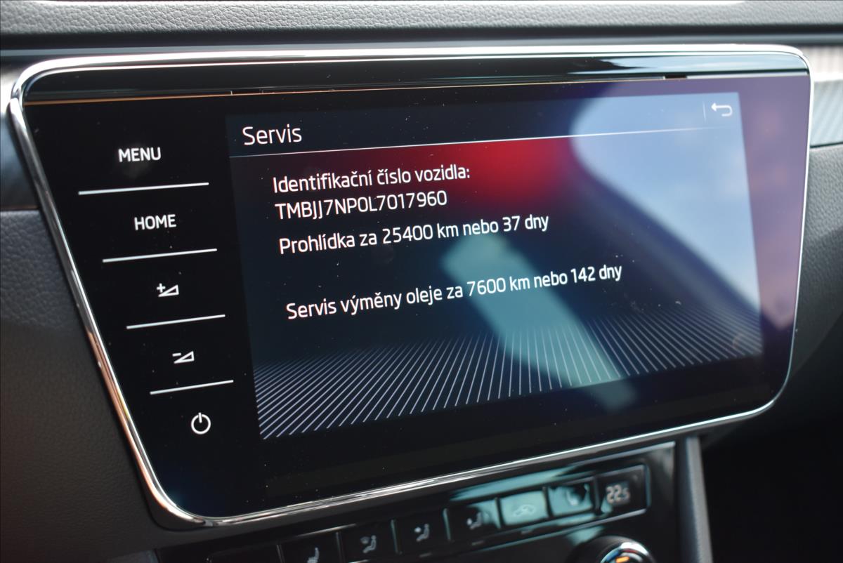Škoda Superb 2,0 TDi  DSG Sportline Virtual PDC - 38
