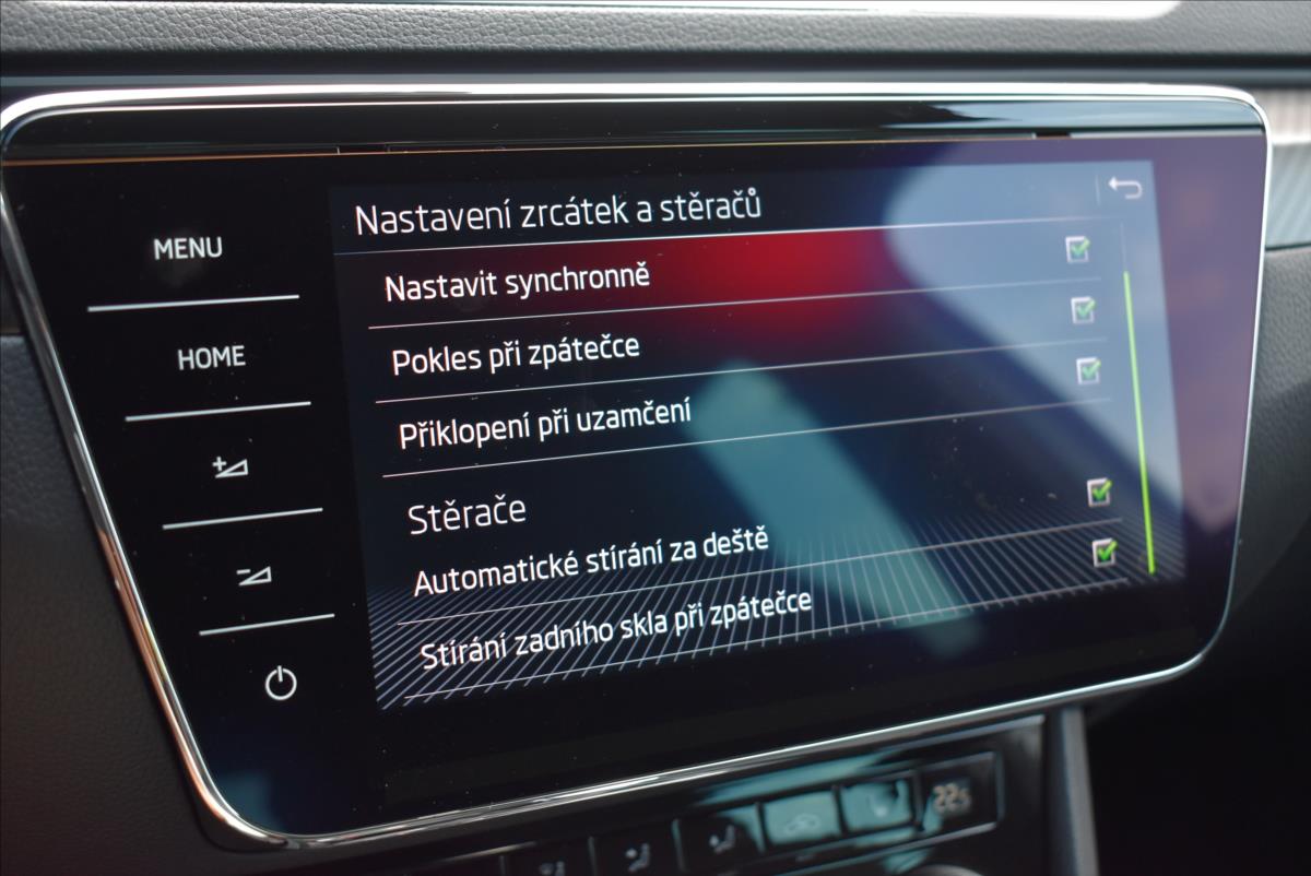 Škoda Superb 2,0 TDi  DSG Sportline Virtual PDC - 39