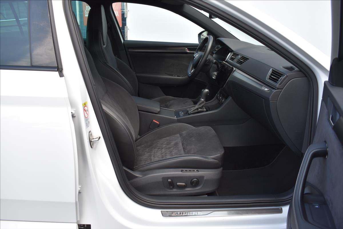Škoda Superb 2,0 TDi  DSG Sportline Virtual PDC - 45