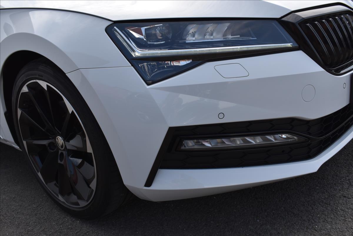 Škoda Superb 2,0 TDi  DSG Sportline Virtual PDC - 2