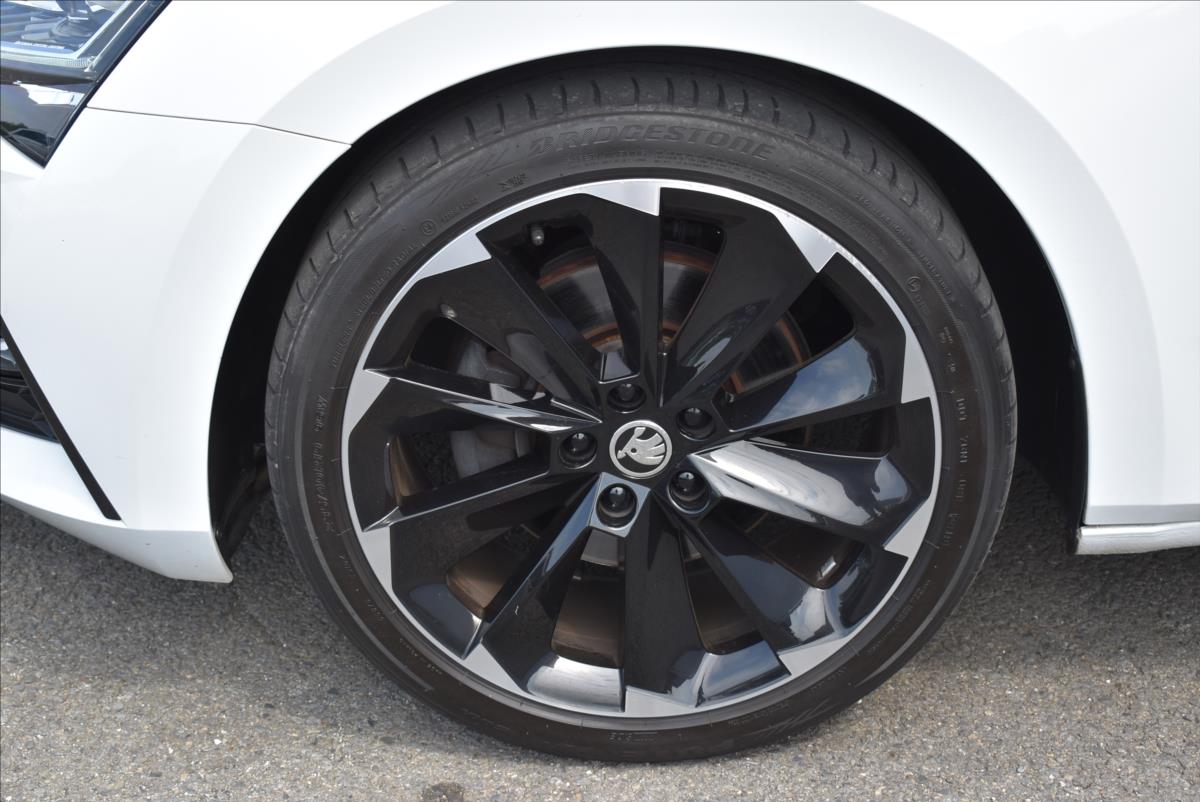Škoda Superb 2,0 TDi  DSG Sportline Virtual PDC - 4